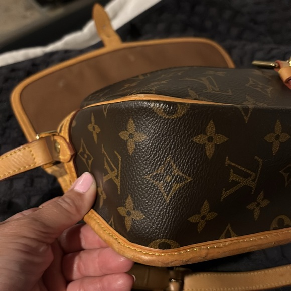 Louis Vuitton Crossbody bag 💎 RARE DISCONTINUED 💎 - Picture 2 of 8